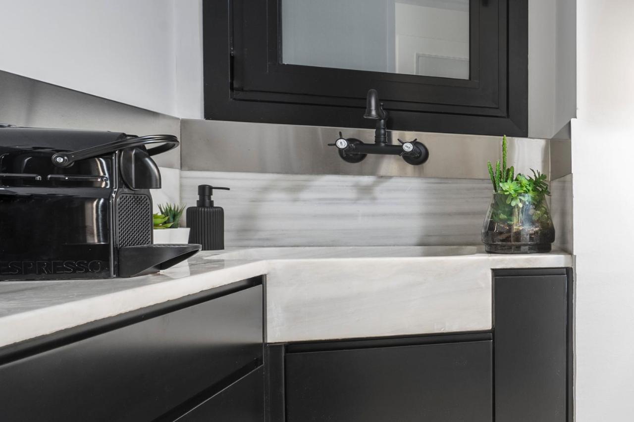 Luxury 2 Bdroom Apt- Megaro Mousikis Афины Экстерьер фото